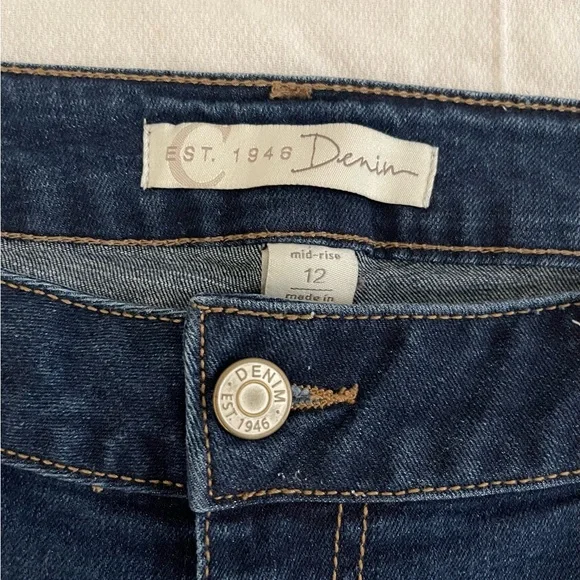 EST 1946 Denim woman’s Midrise denim shorts size 12 - Picture 2 of 8